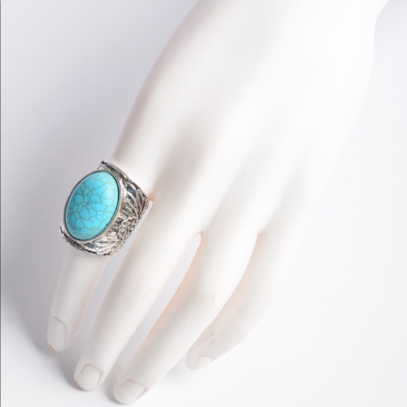 Round Stone Adjustable Ring - Picture 2 of 4